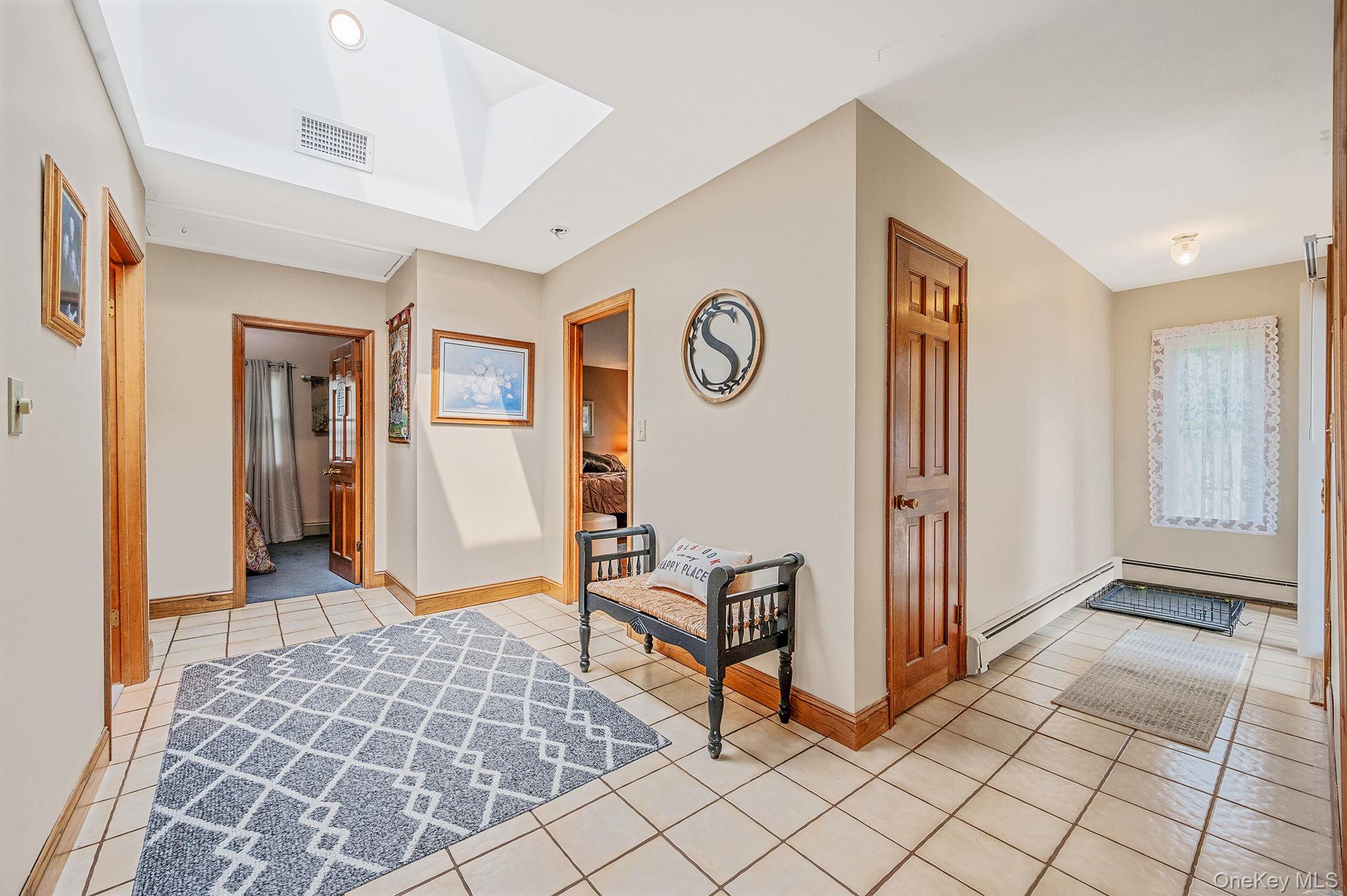 21 Windermere Drive, Holbrook, NY 11741