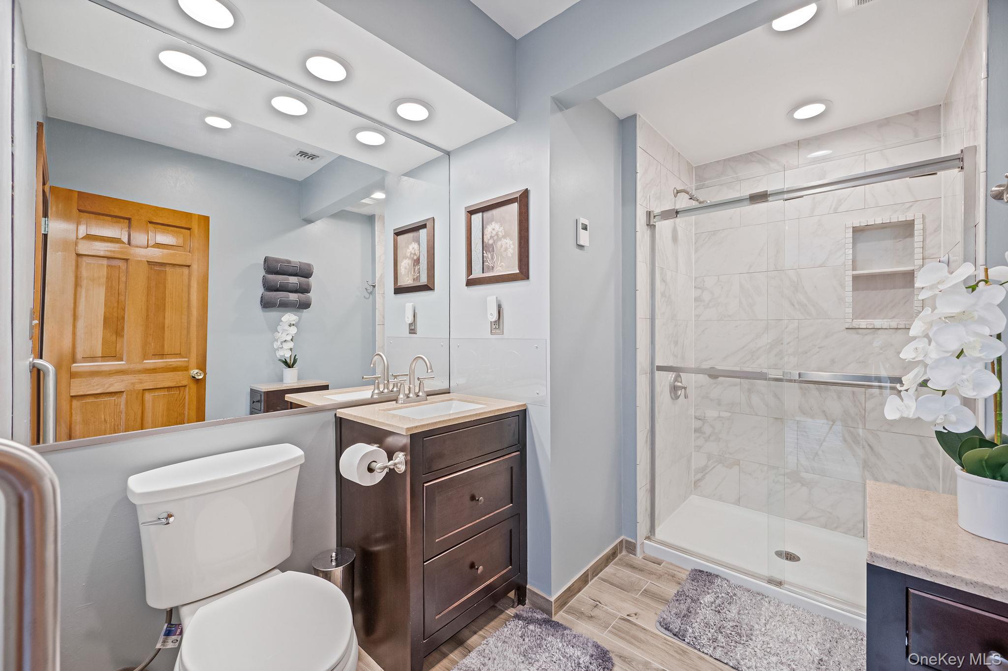 21 Windermere Drive, Holbrook, NY 11741