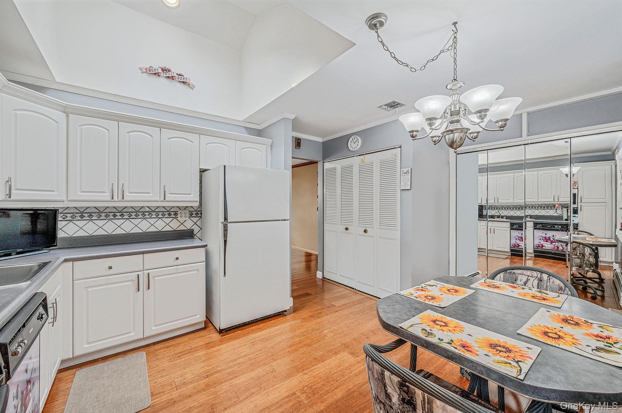 21 Windermere Drive, Holbrook, NY 11741