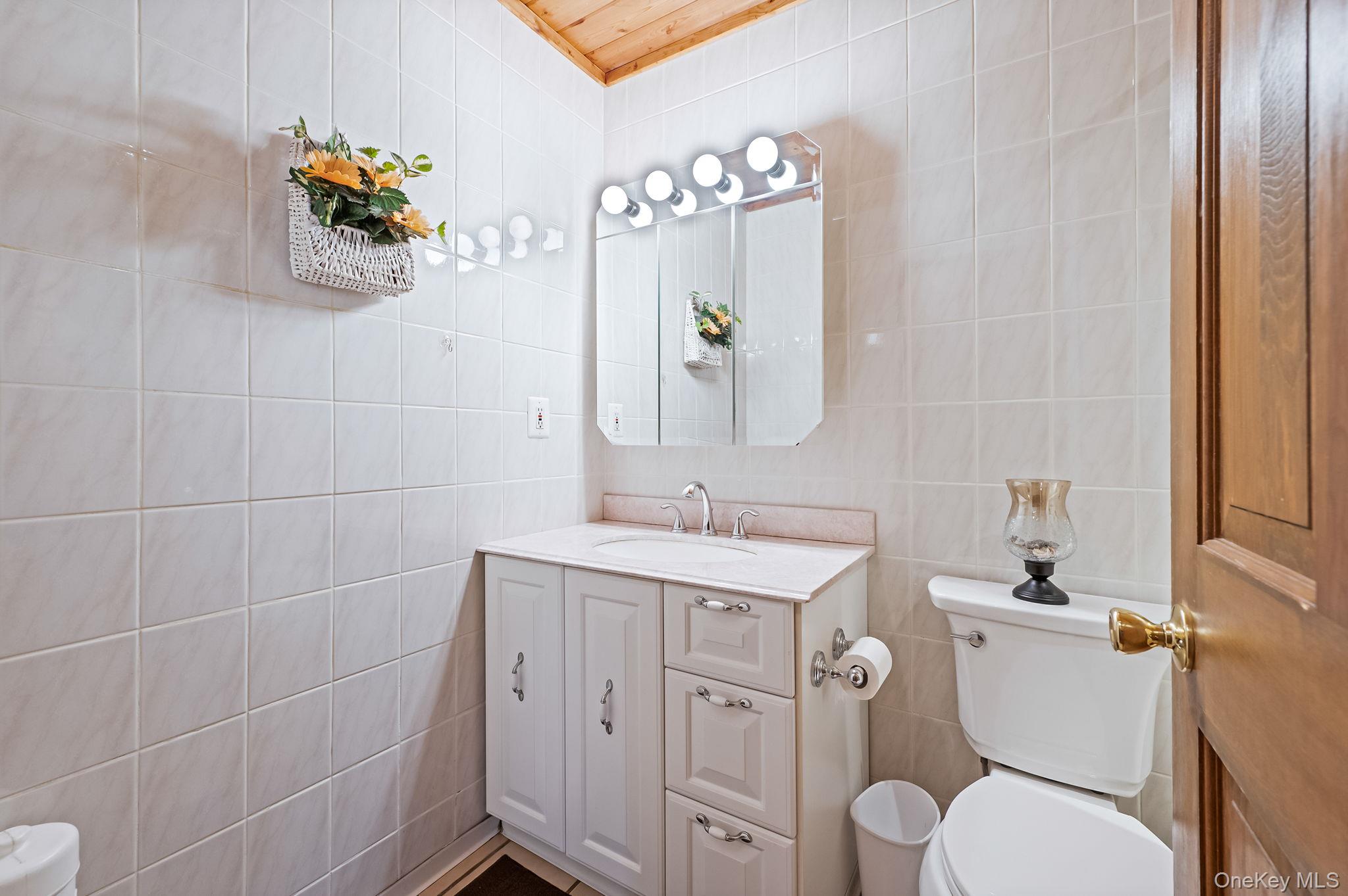 21 Windermere Drive, Holbrook, NY 11741