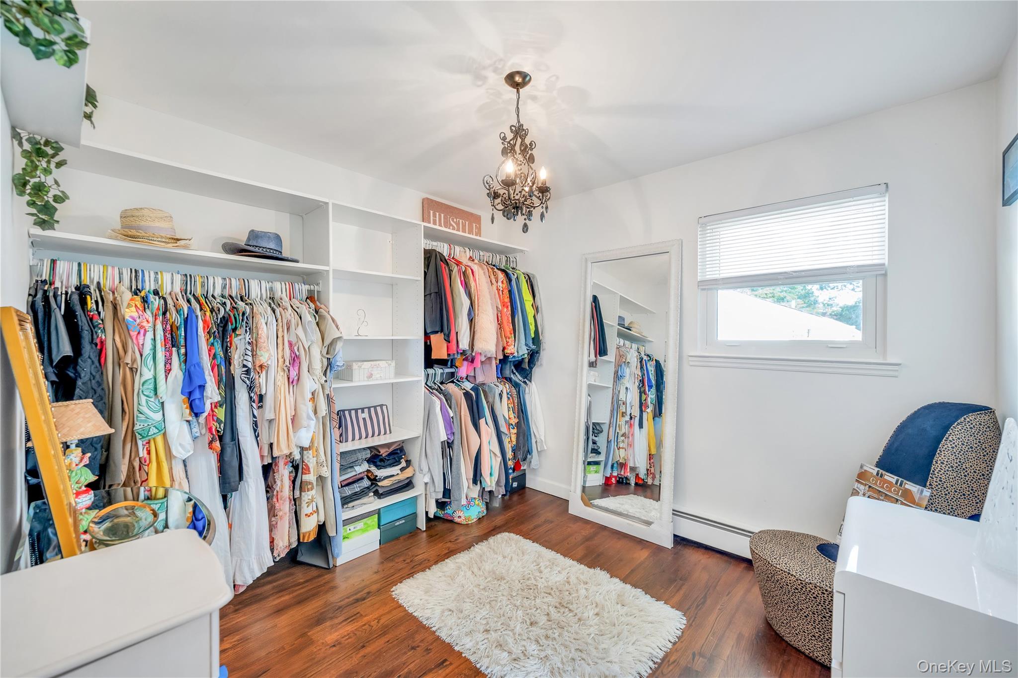 29 Collins Avenue, Deer Park, NY 11729