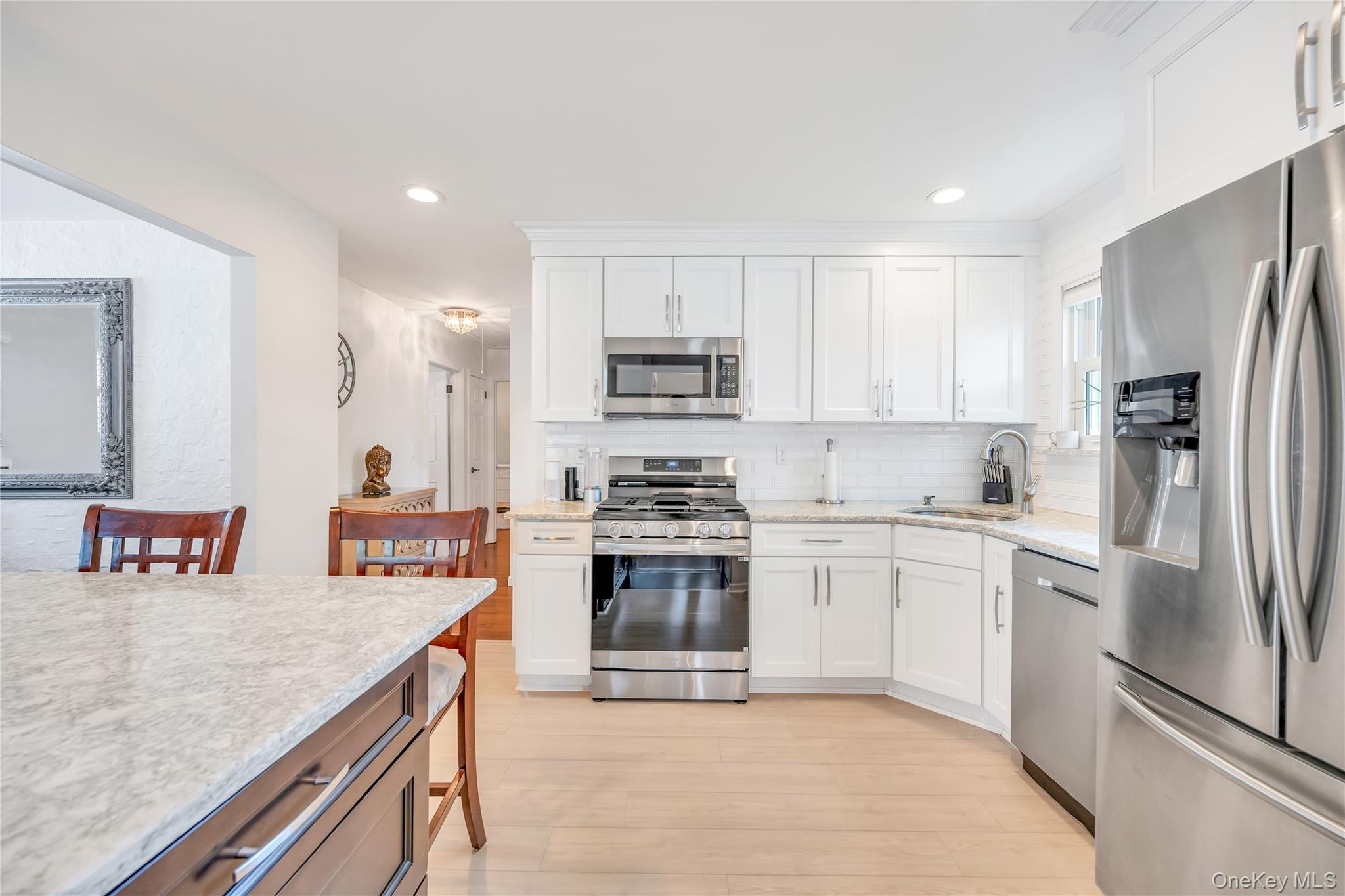 29 Collins Avenue, Deer Park, NY 11729