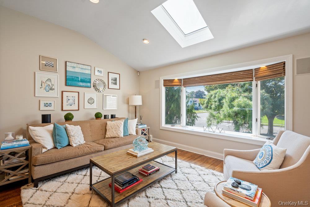 2 Flower Lane, Jericho, NY 11753