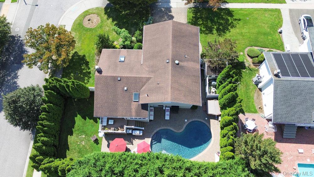 2 Flower Lane, Jericho, NY 11753