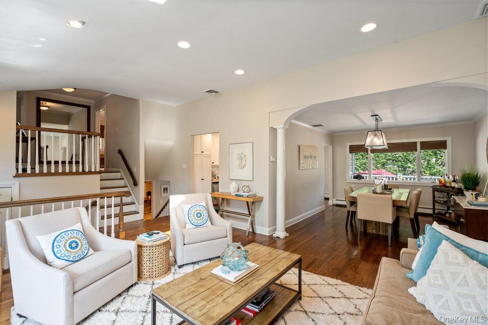 2 Flower Lane, Jericho, NY 11753