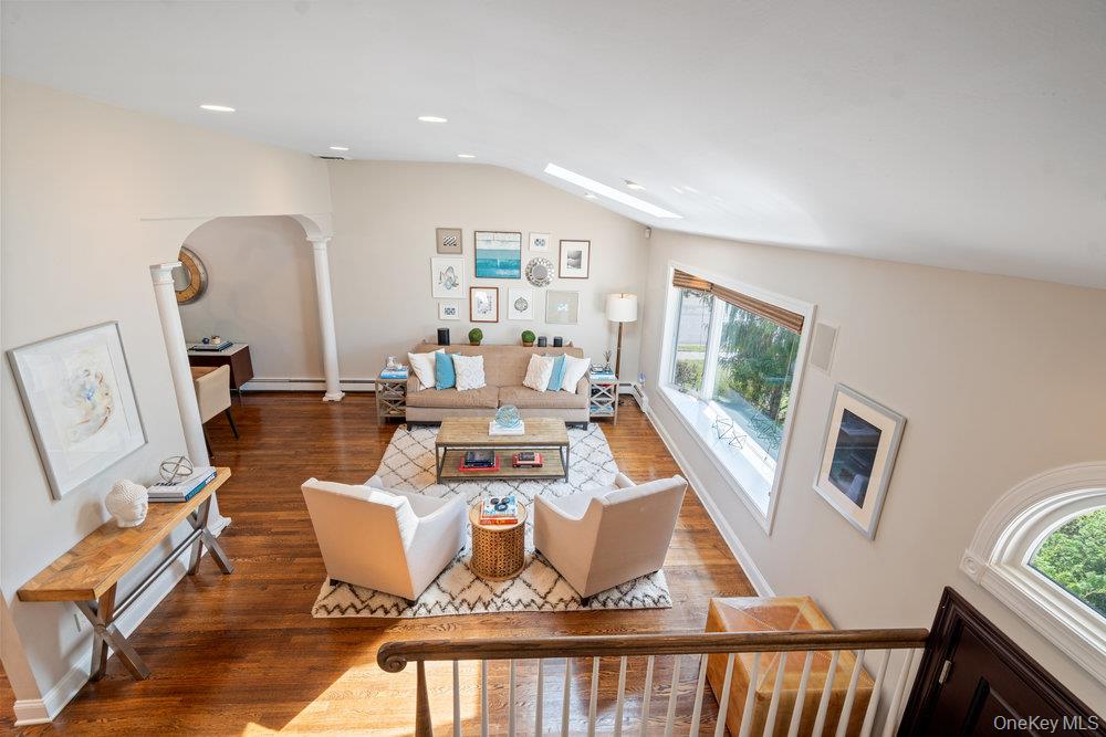 2 Flower Lane, Jericho, NY 11753