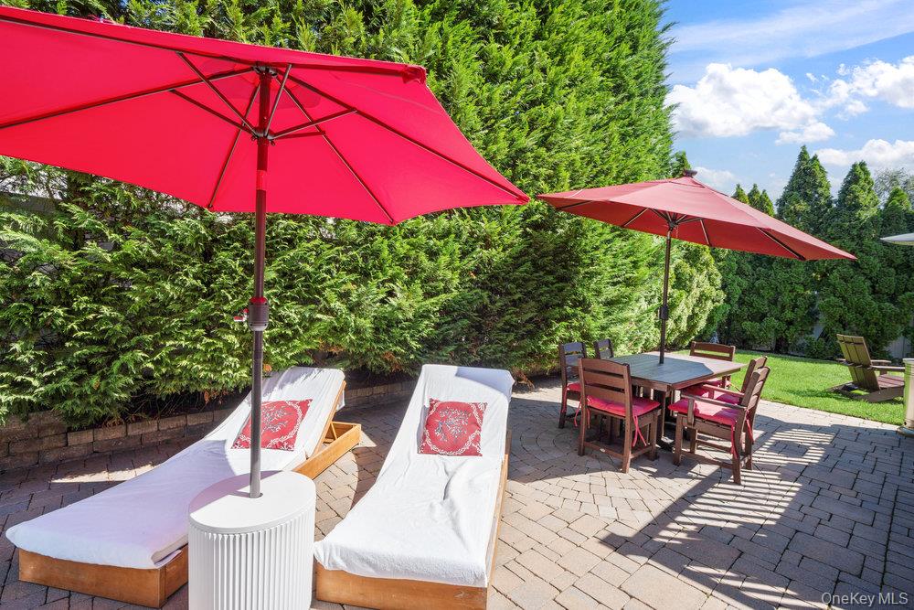 2 Flower Lane, Jericho, NY 11753