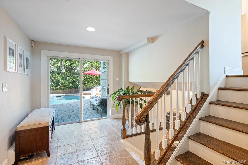 2 Flower Lane, Jericho, NY 11753