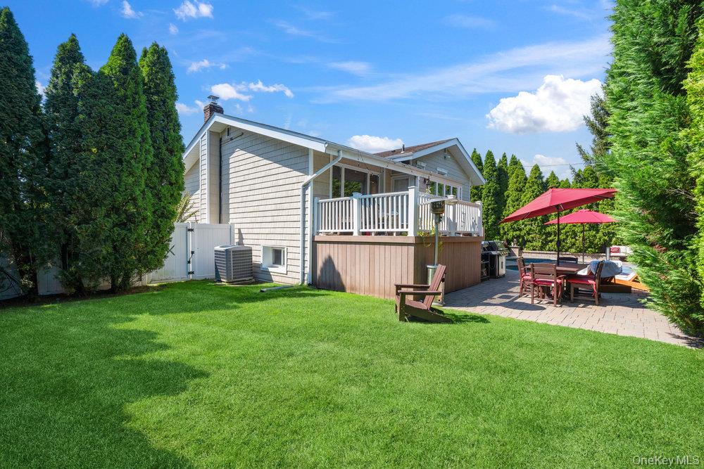 2 Flower Lane, Jericho, NY 11753