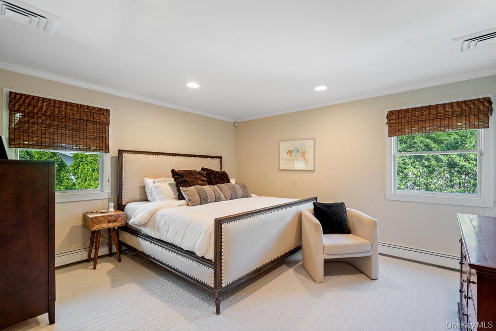 2 Flower Lane, Jericho, NY 11753