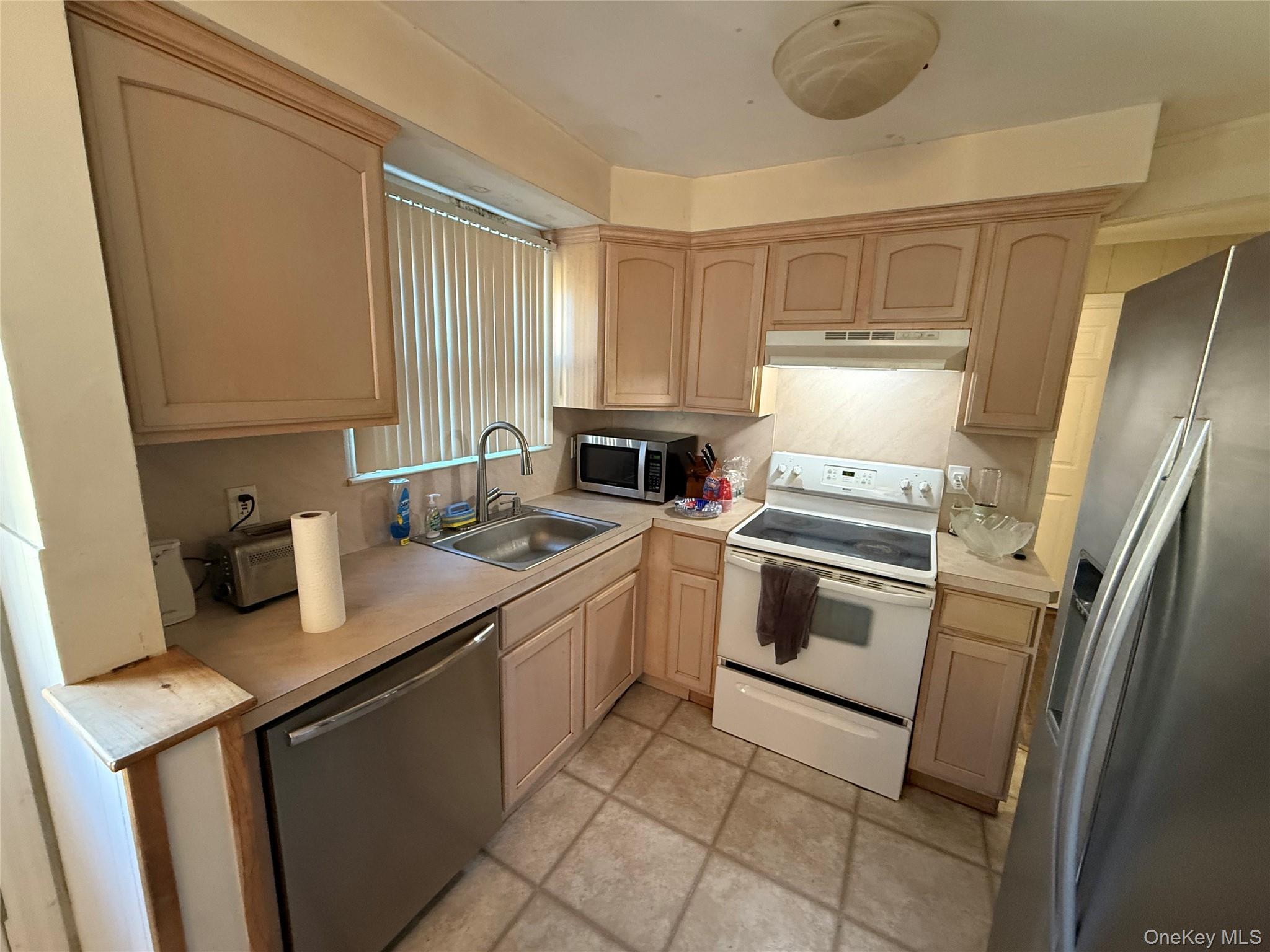 935 Winthrop Drive, East Meadow, NY 11554