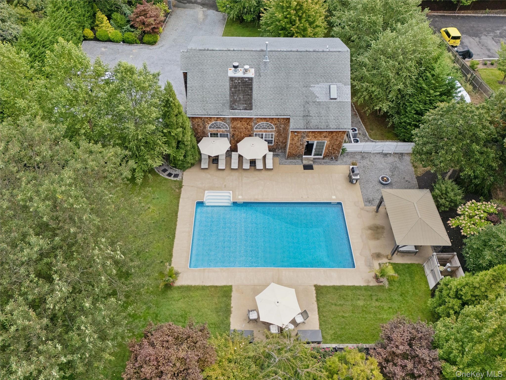 138 North Road, Hampton Bays, NY 11946