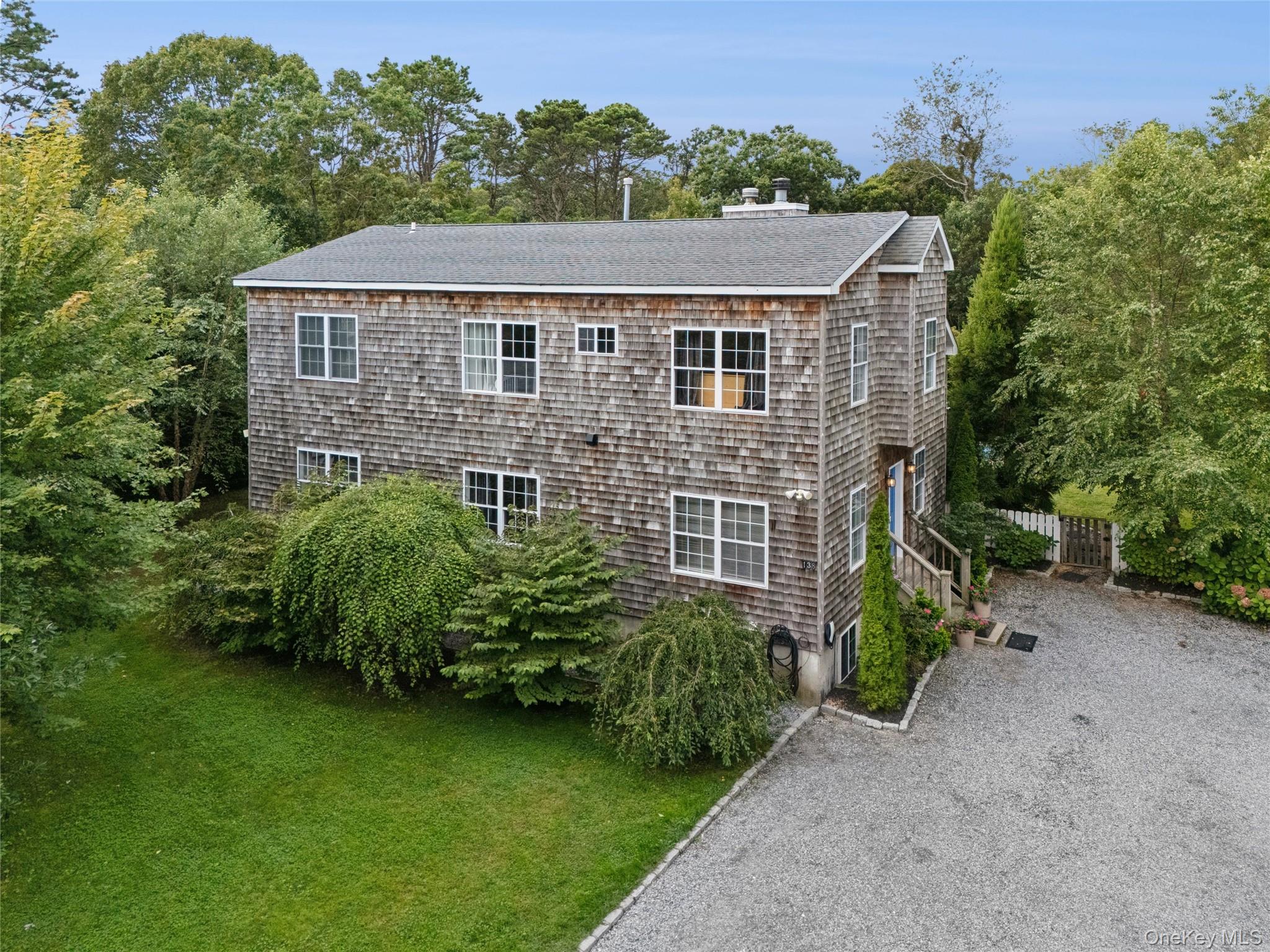 138 North Road, Hampton Bays, NY 11946