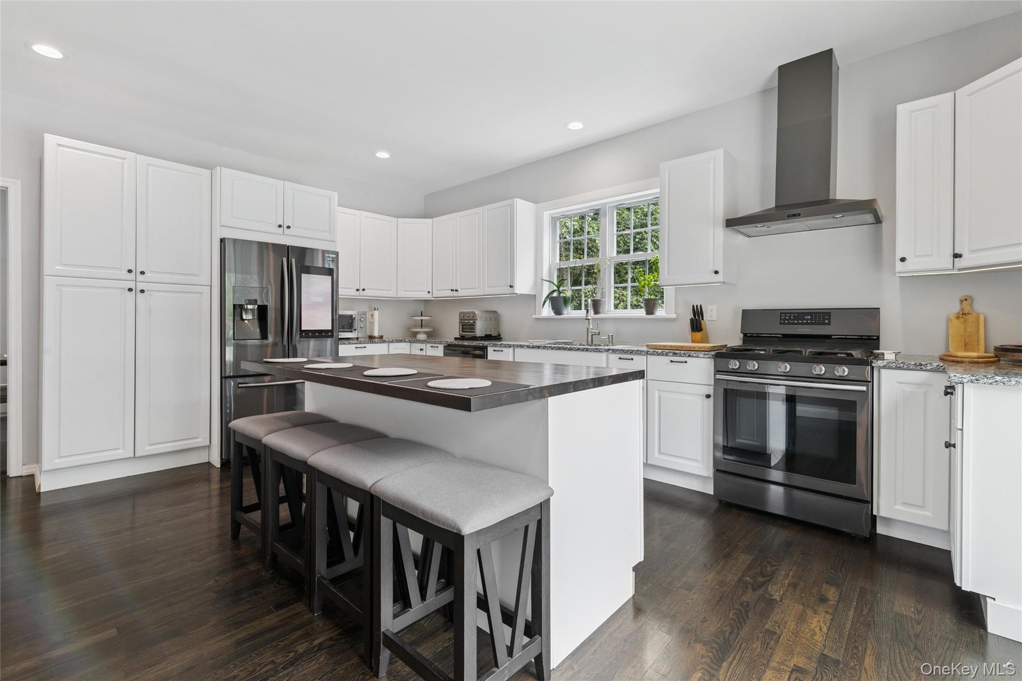 138 North Road, Hampton Bays, NY 11946