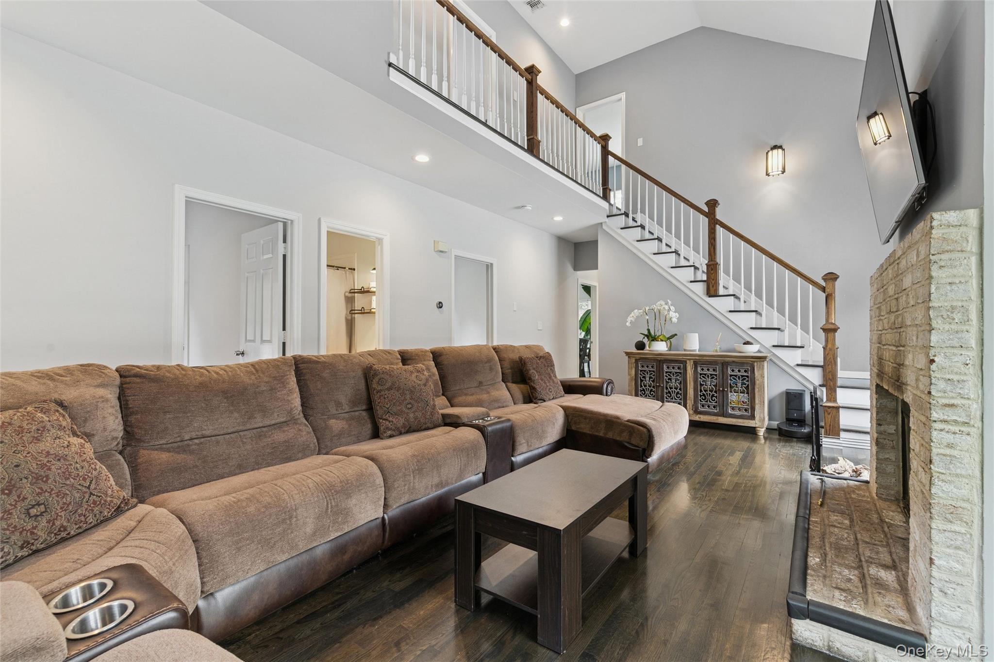 138 North Road, Hampton Bays, NY 11946