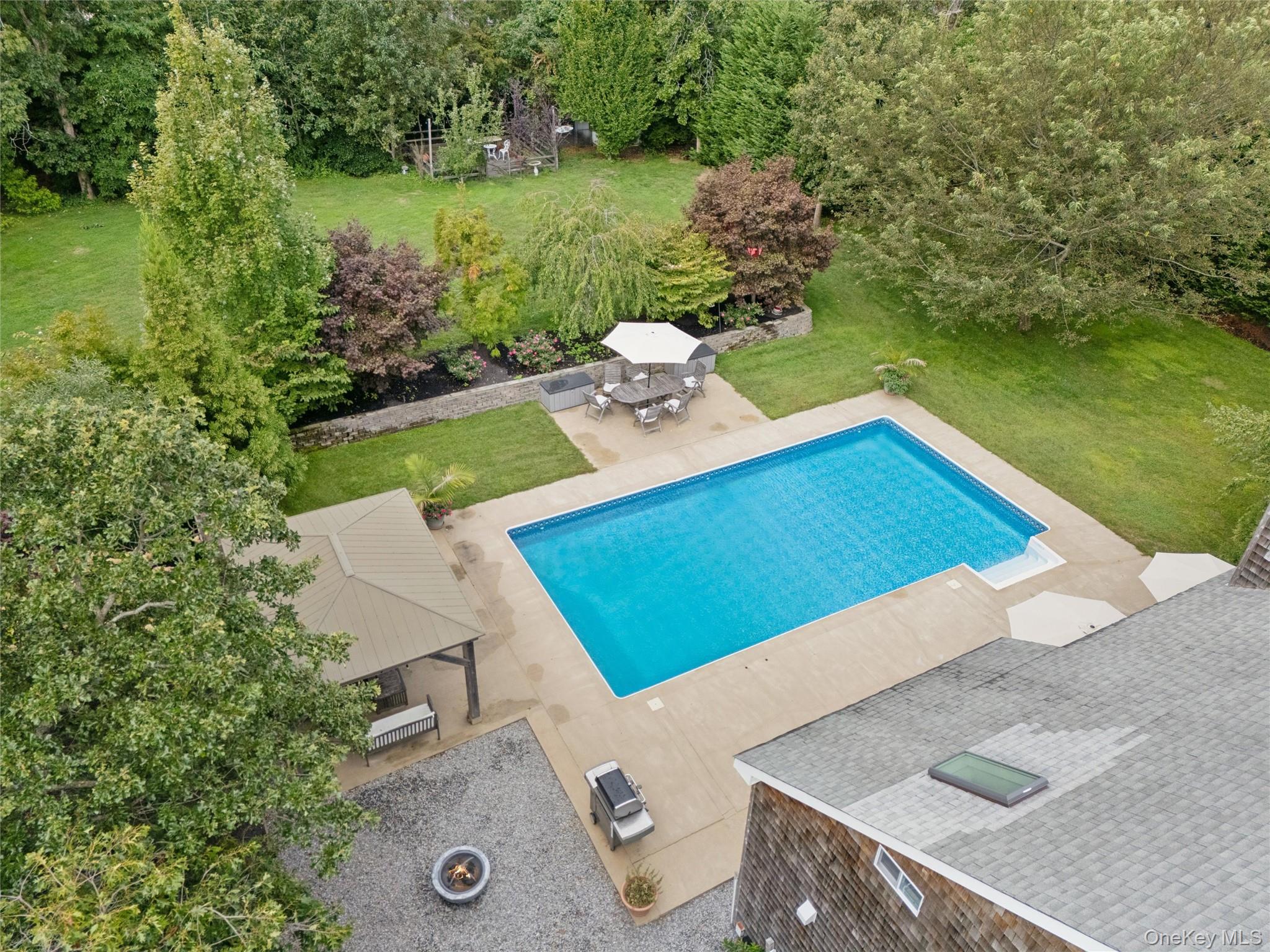 138 North Road, Hampton Bays, NY 11946