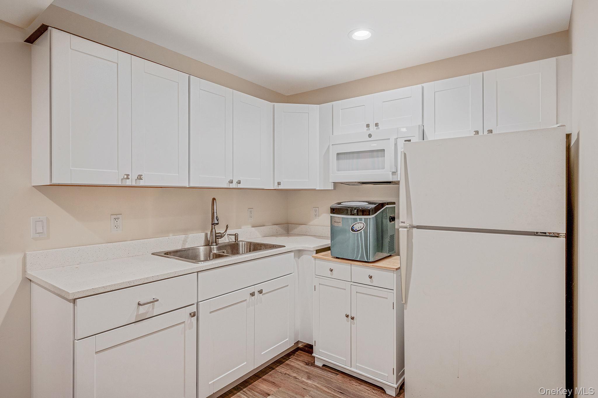 6 Bay Drive, Hampton Bays, NY 11946