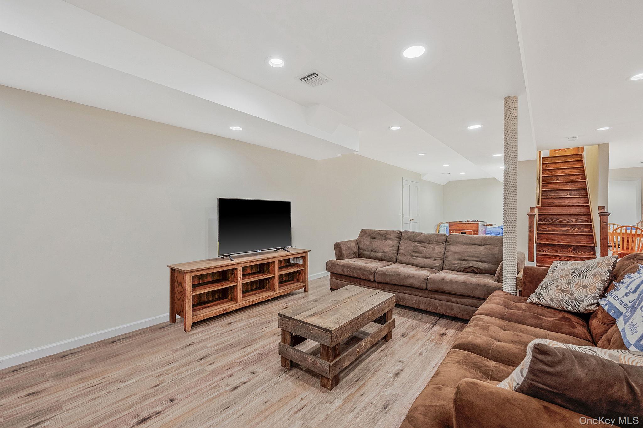 6 Bay Drive, Hampton Bays, NY 11946