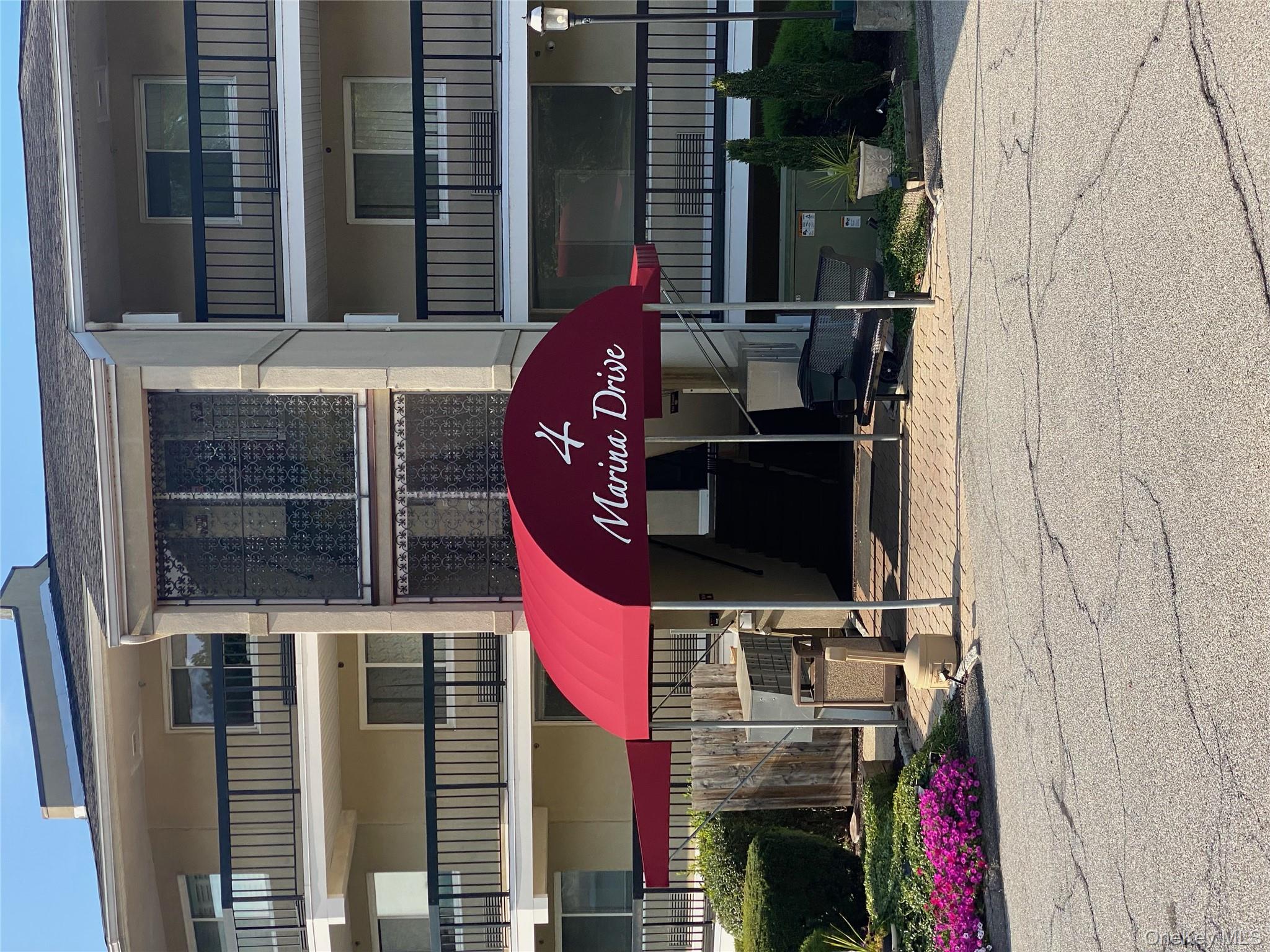 4 Marina Drive # N3, Mahopac, NY 10541