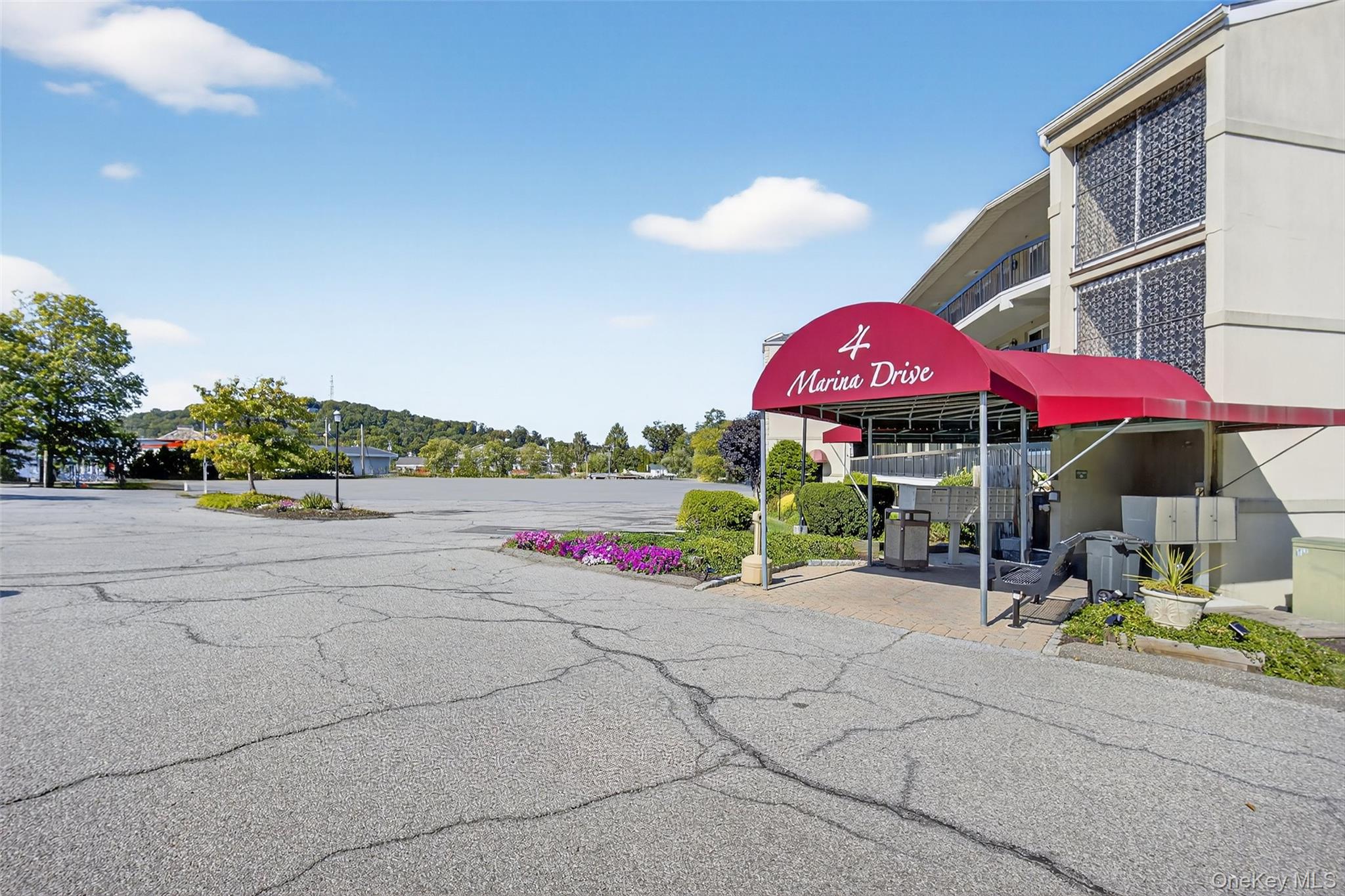 4 Marina Drive # N3, Mahopac, NY 10541