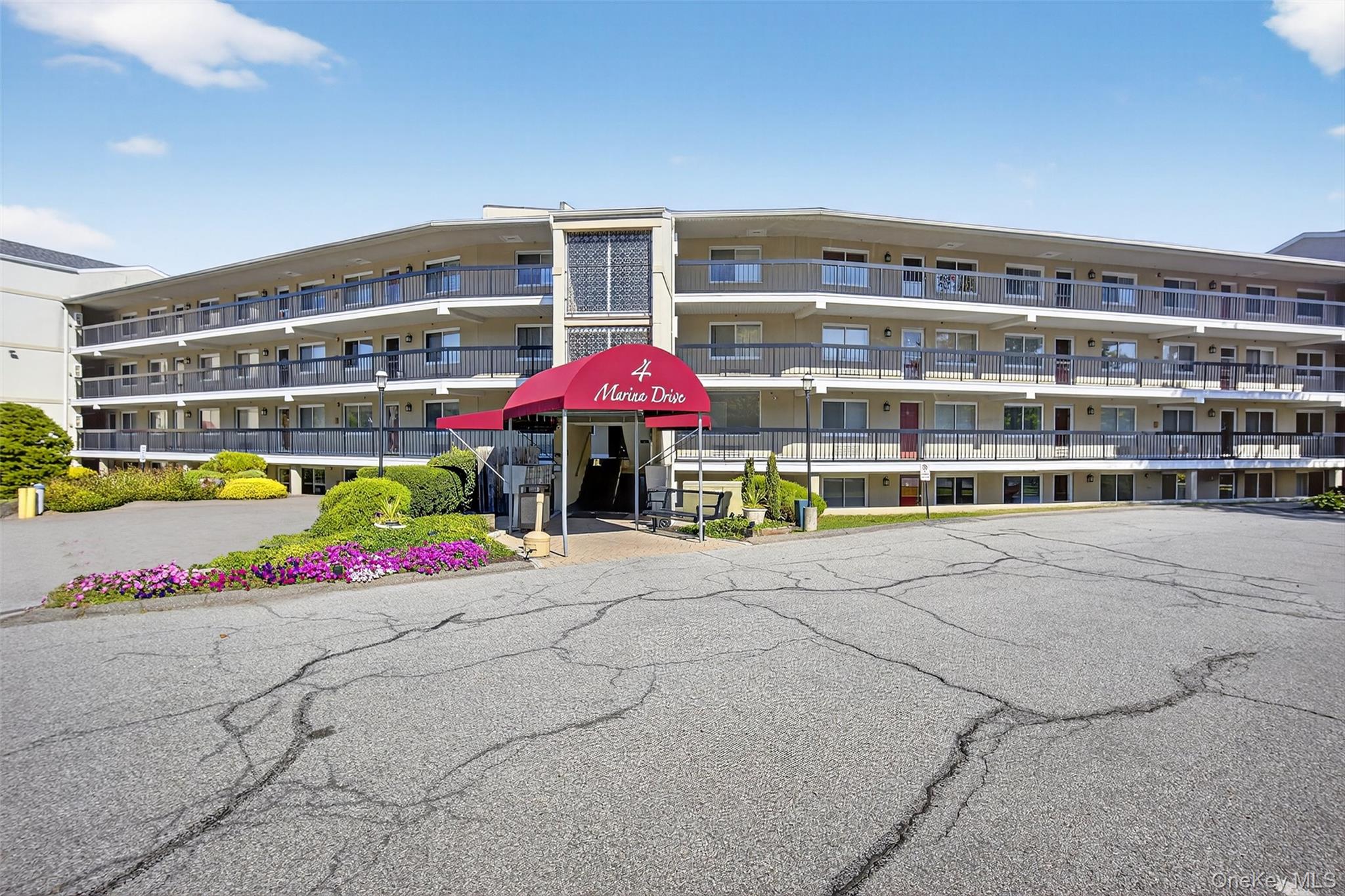 4 Marina Drive # N3, Mahopac, NY 10541