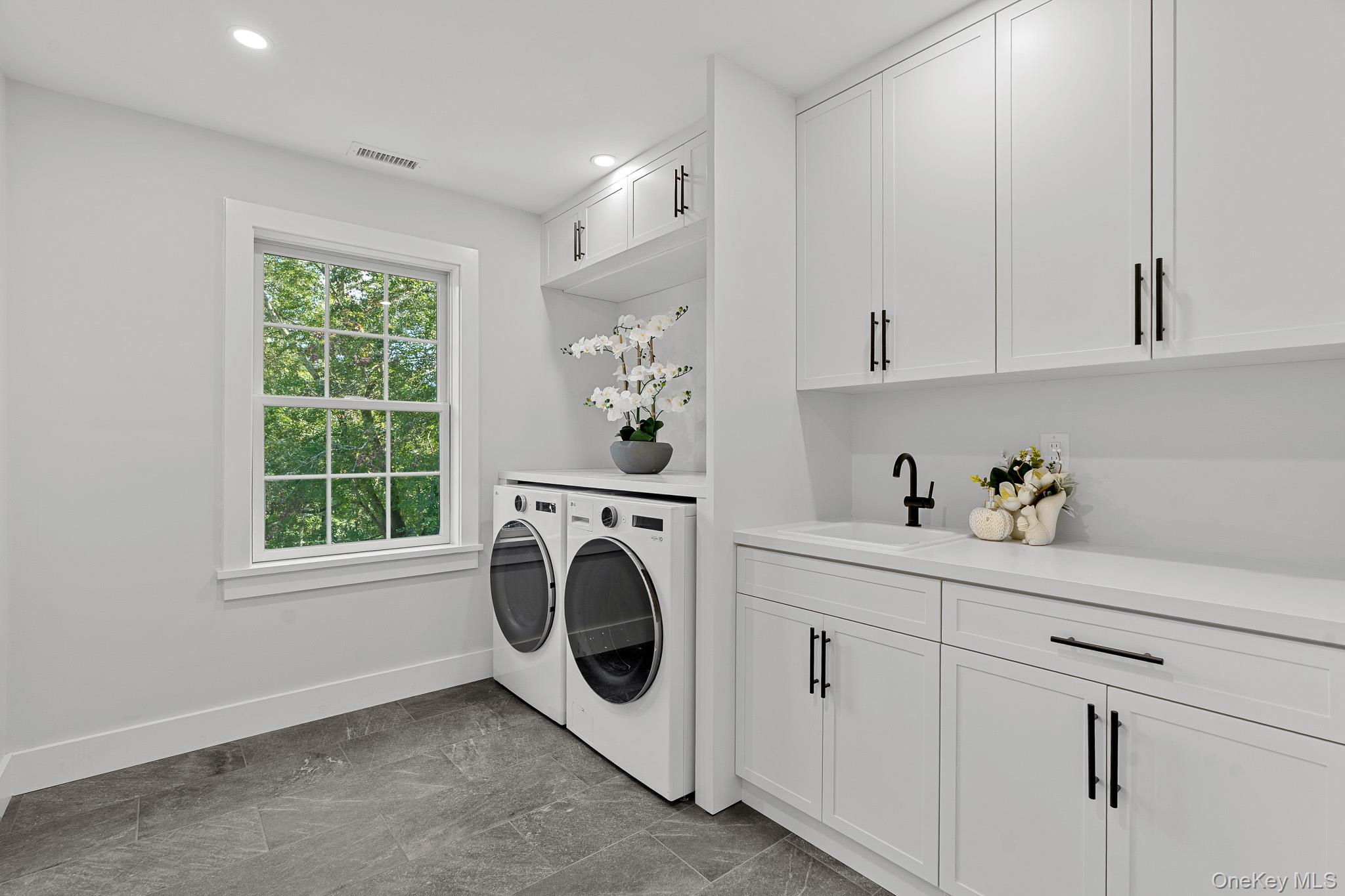 271 Diddell Road, Poughkeepsie, NY 12603