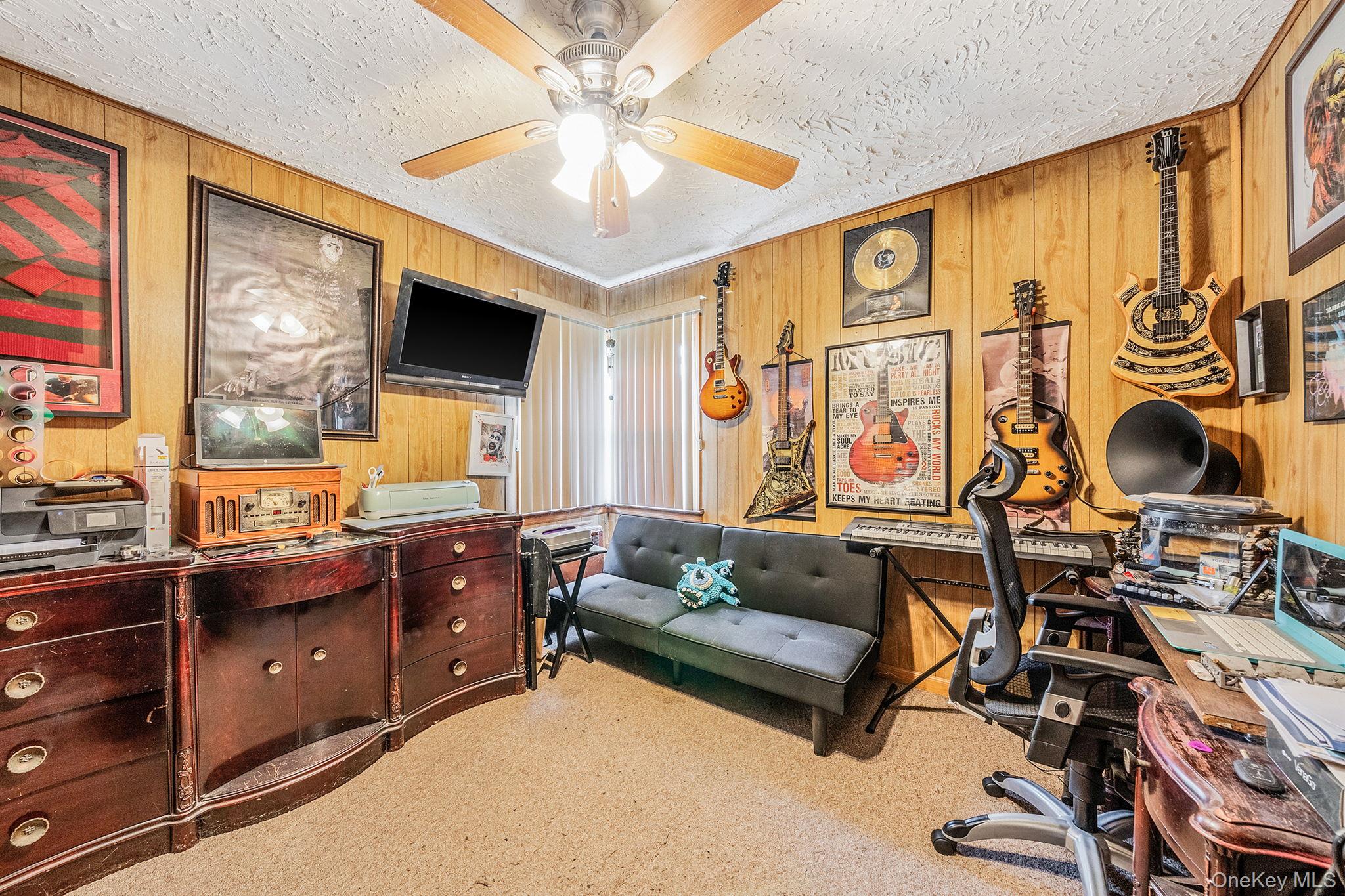 30 Oakdale Avenue, Central Islip, NY 11722