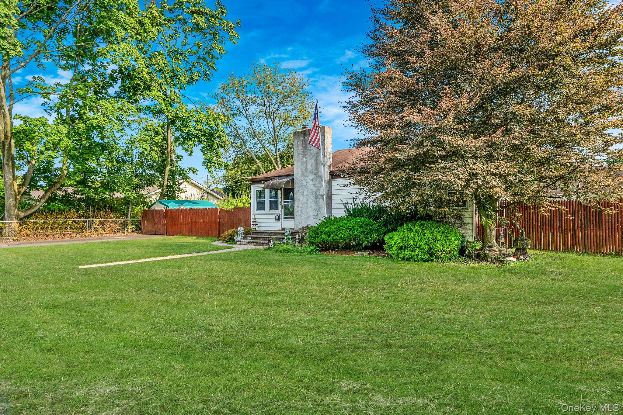 30 Oakdale Avenue, Central Islip, NY 11722