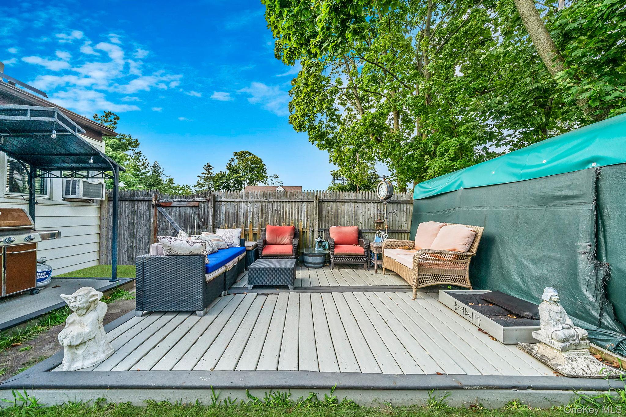 30 Oakdale Avenue, Central Islip, NY 11722