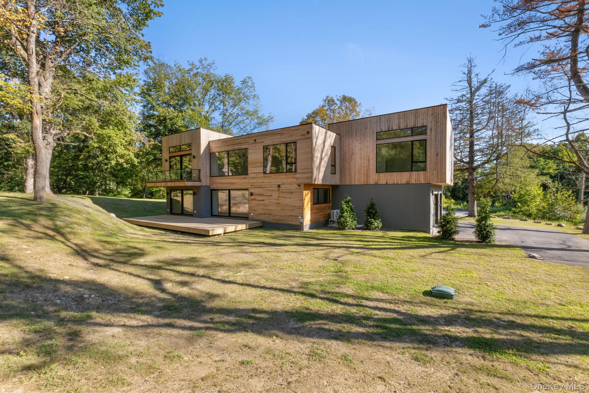 28 McLain Street, Bedford Corners, NY 10549