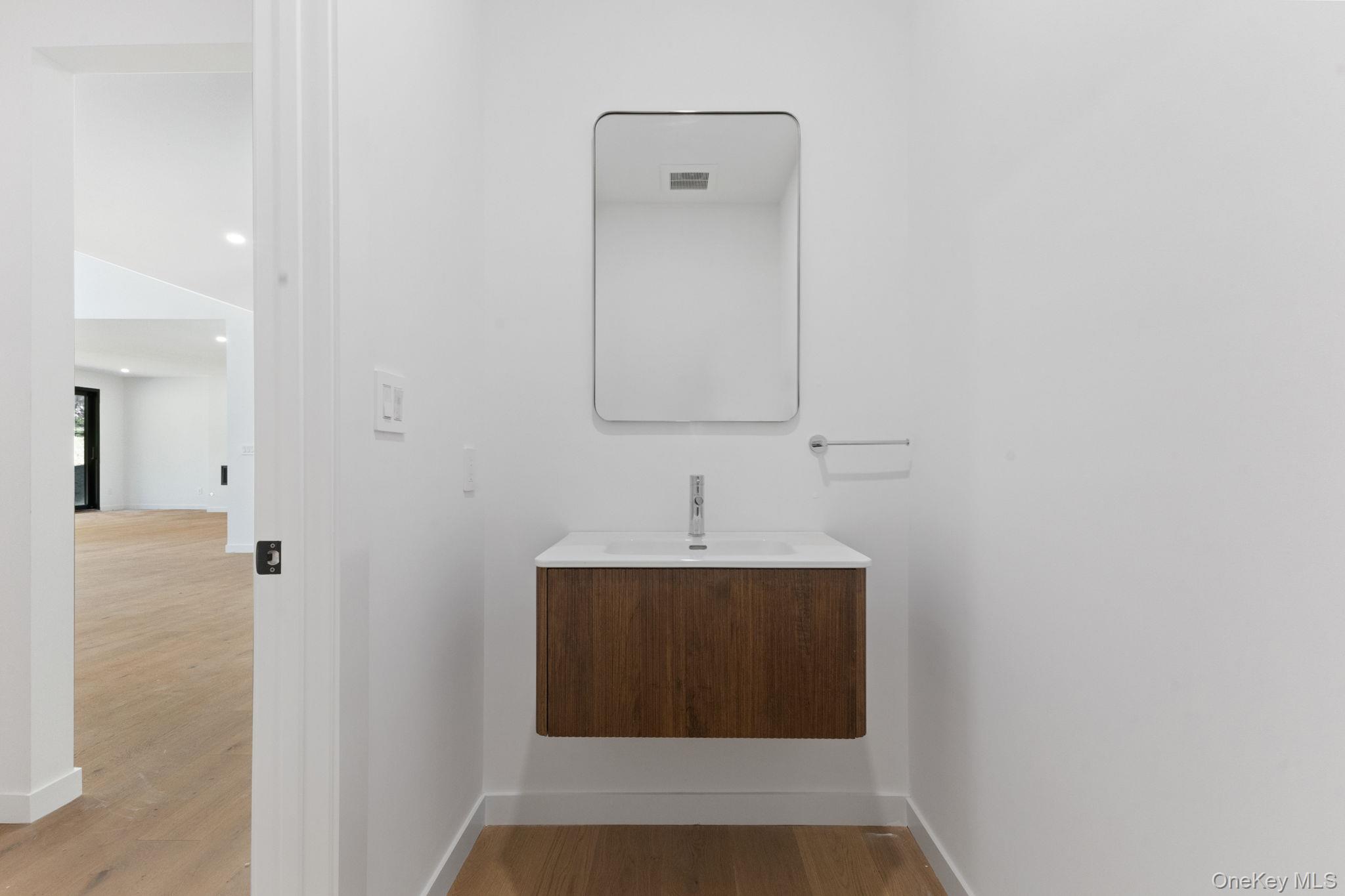 28 McLain Street, Bedford Corners, NY 10549