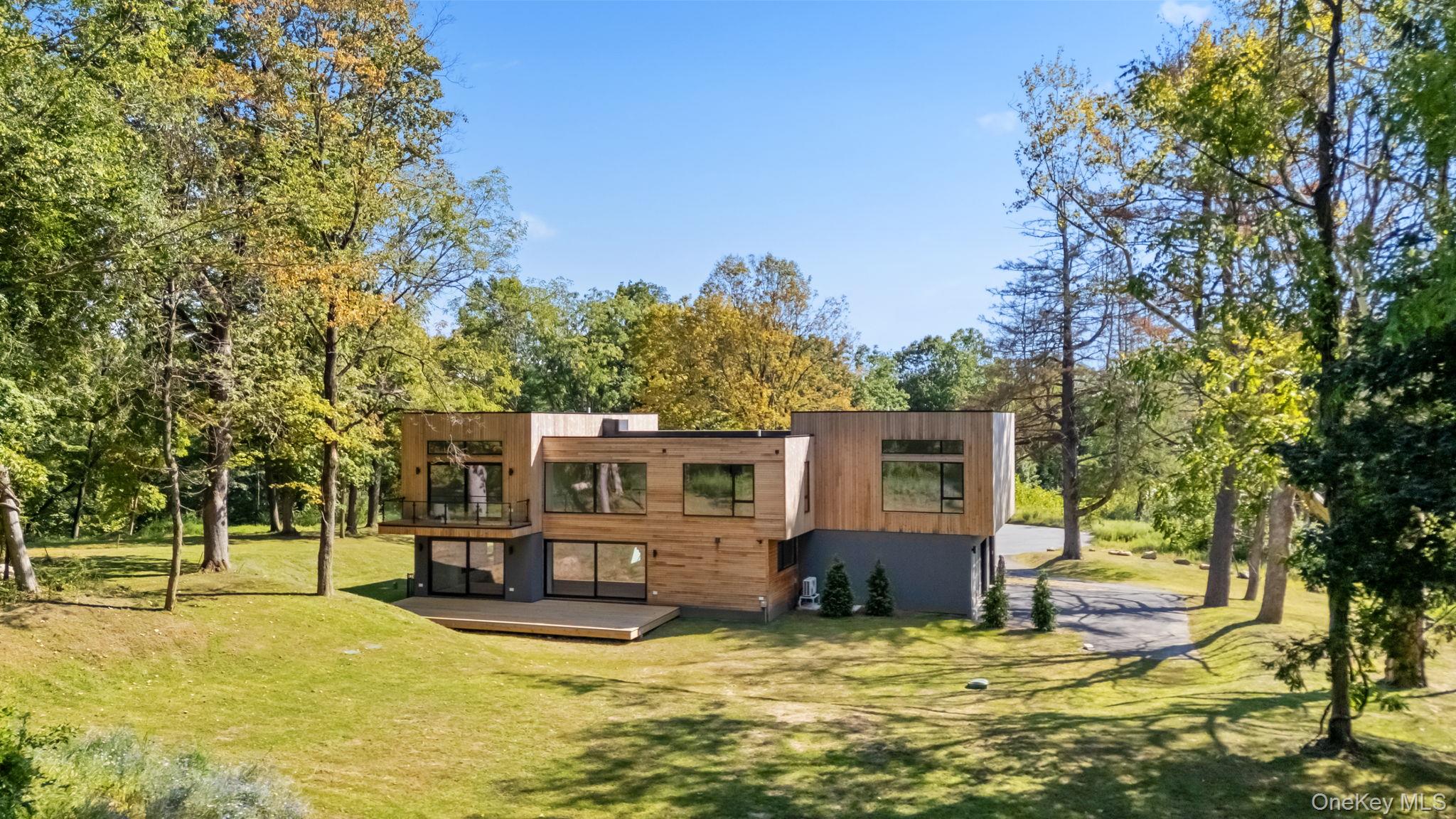 28 McLain Street, Bedford Corners, NY 10549