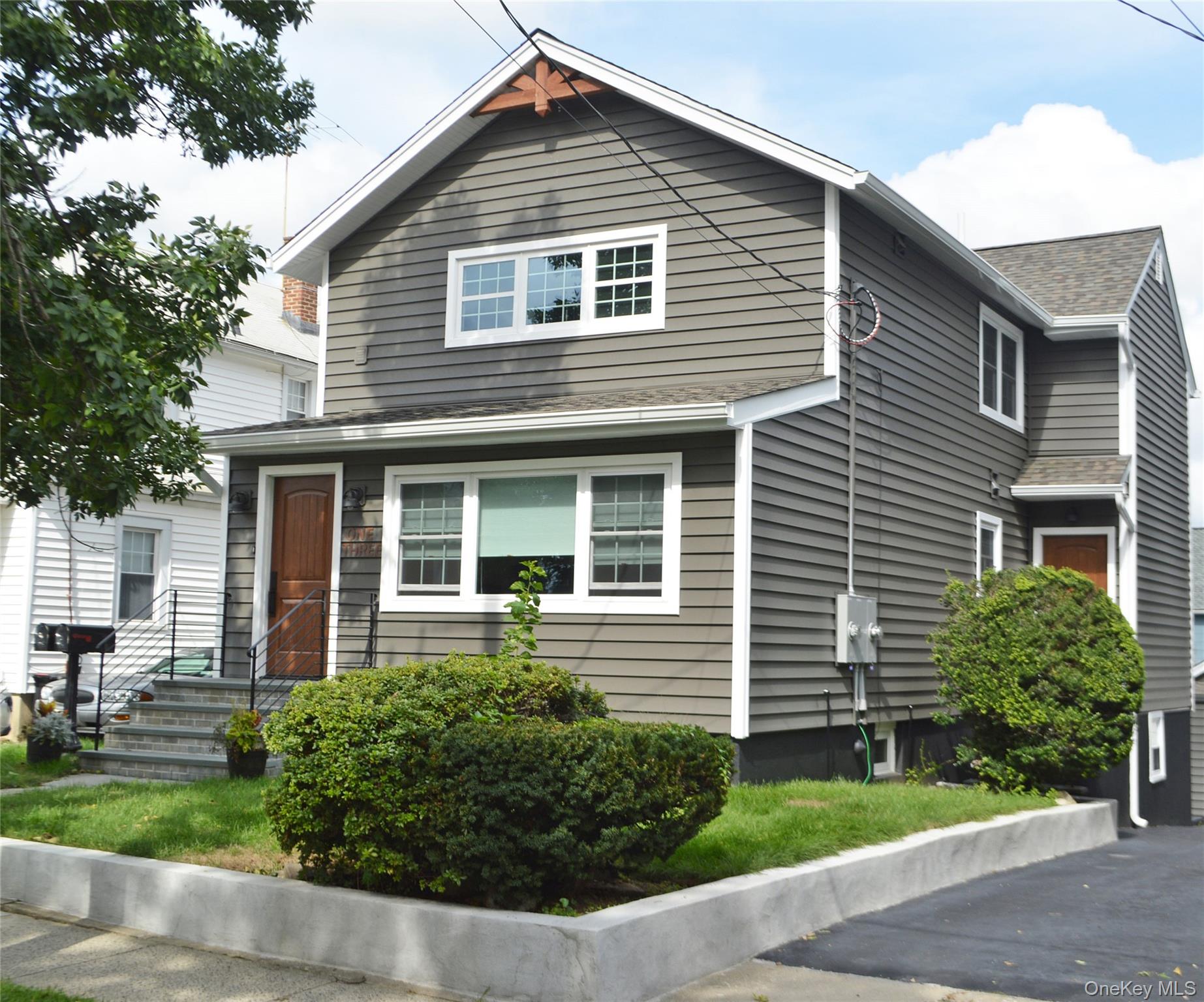 13 Flowerhill Place # 2nd floor, Port Washington, NY 11050