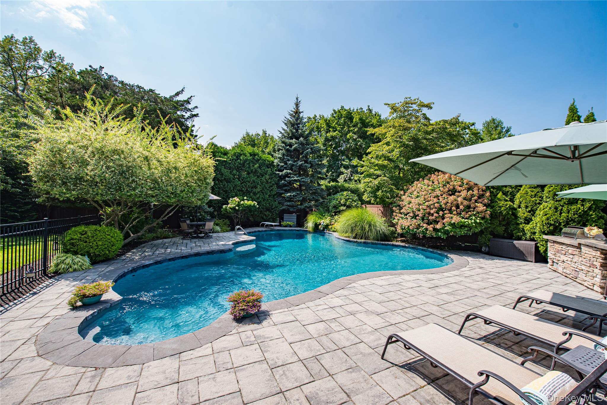 12 Annemarie Drive, Saint James, NY 11780