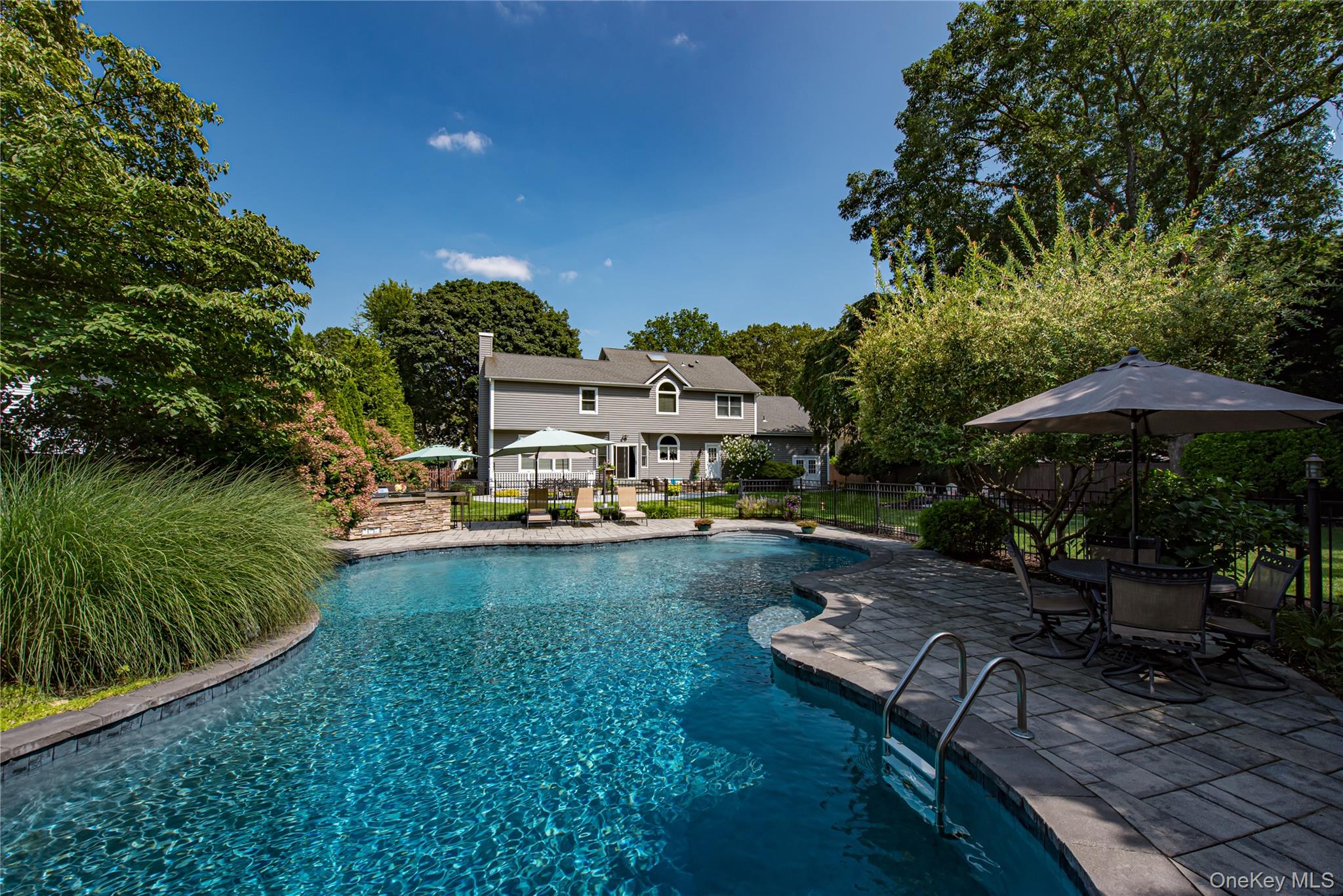 12 Annemarie Drive, Saint James, NY 11780