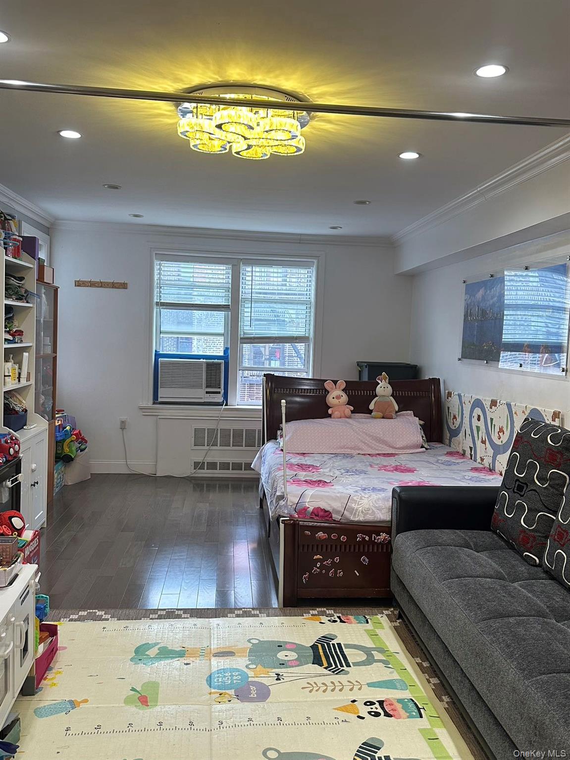 4240 Bowne Street # 5C, Flushing, NY 11355