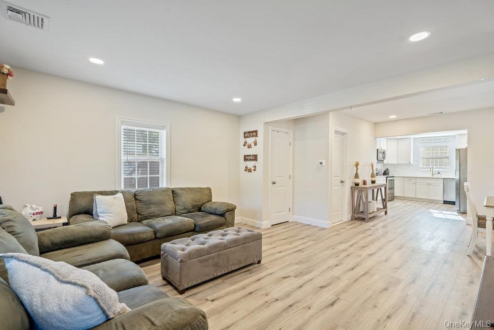 41 Eatondale Avenue, Blue Point, NY 11715