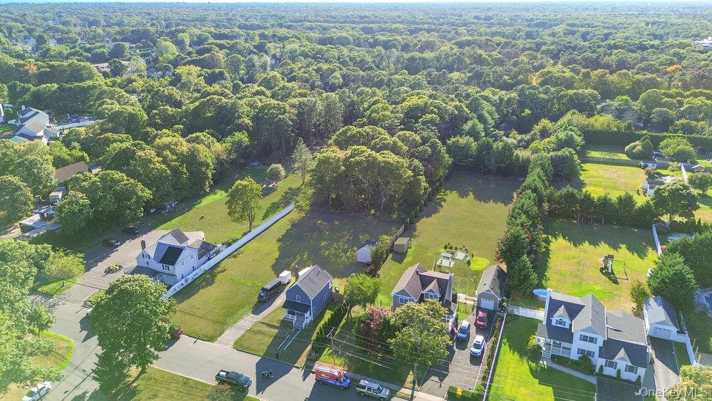 41 Eatondale Avenue, Blue Point, NY 11715