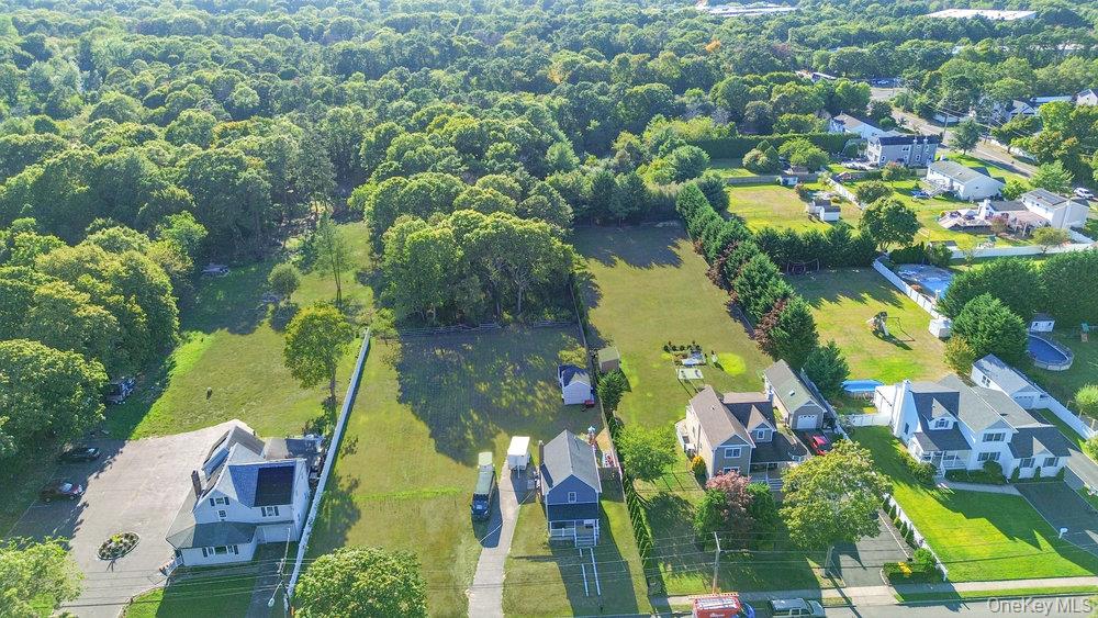 41 Eatondale Avenue, Blue Point, NY 11715