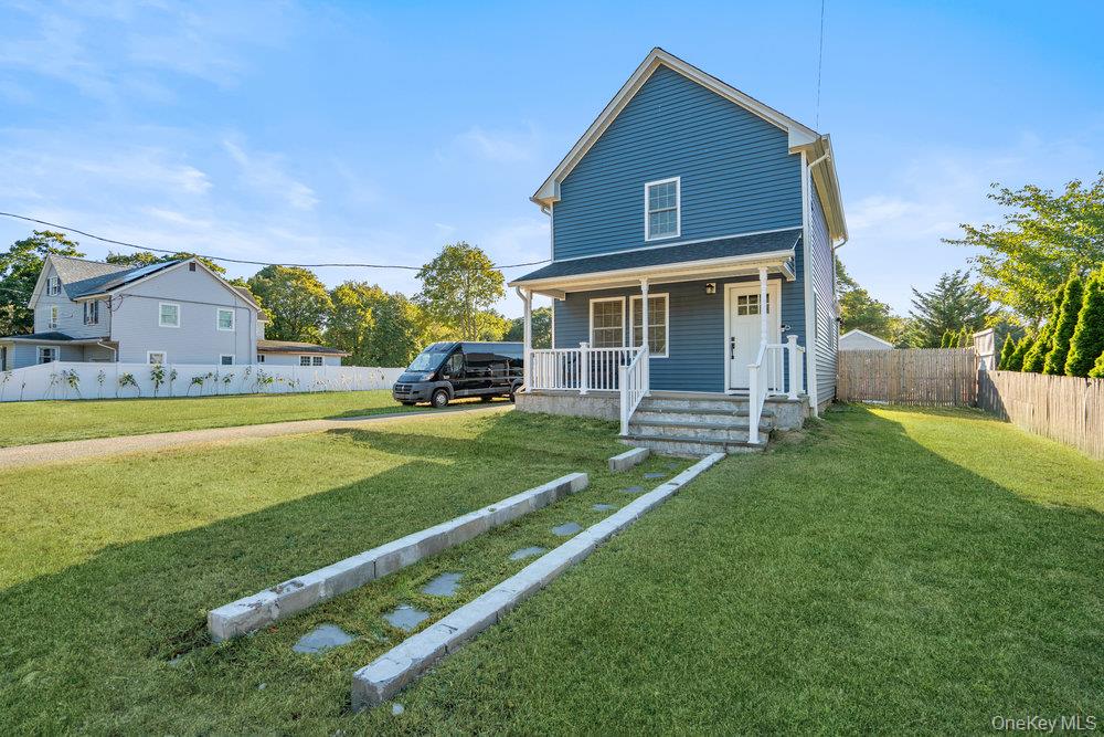 41 Eatondale Avenue, Blue Point, NY 11715