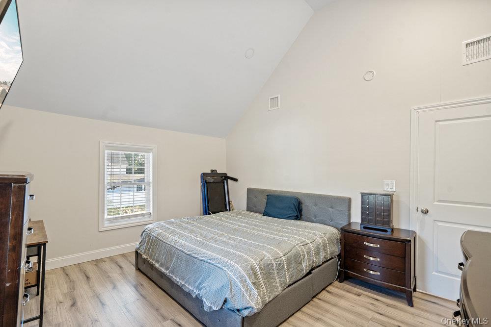 41 Eatondale Avenue, Blue Point, NY 11715