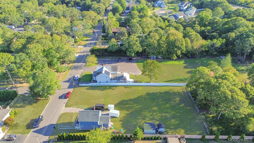 41 Eatondale Avenue, Blue Point, NY 11715