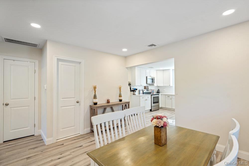 41 Eatondale Avenue, Blue Point, NY 11715