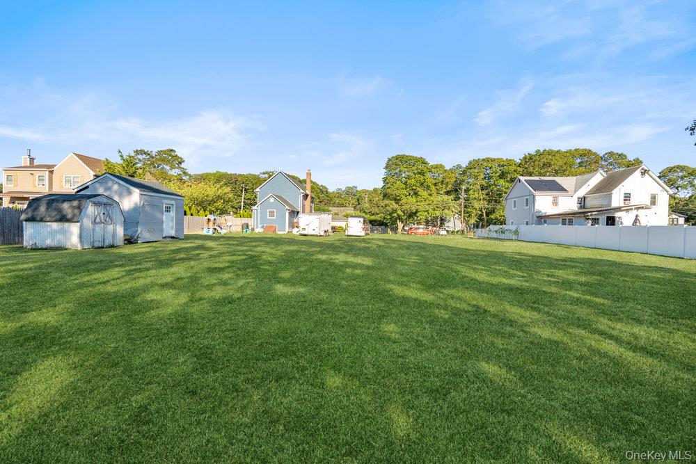 41 Eatondale Avenue, Blue Point, NY 11715