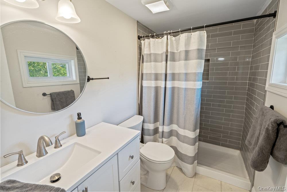 41 Eatondale Avenue, Blue Point, NY 11715