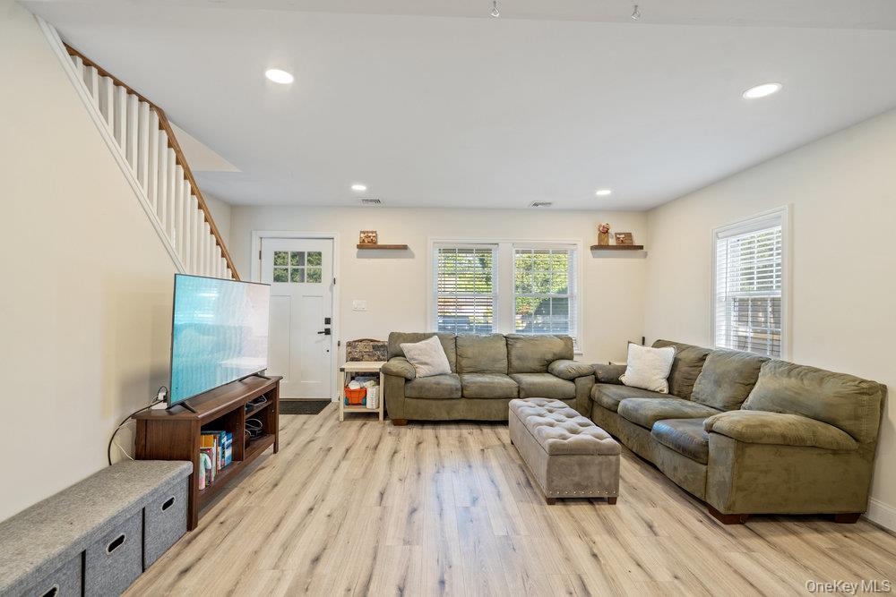 41 Eatondale Avenue, Blue Point, NY 11715