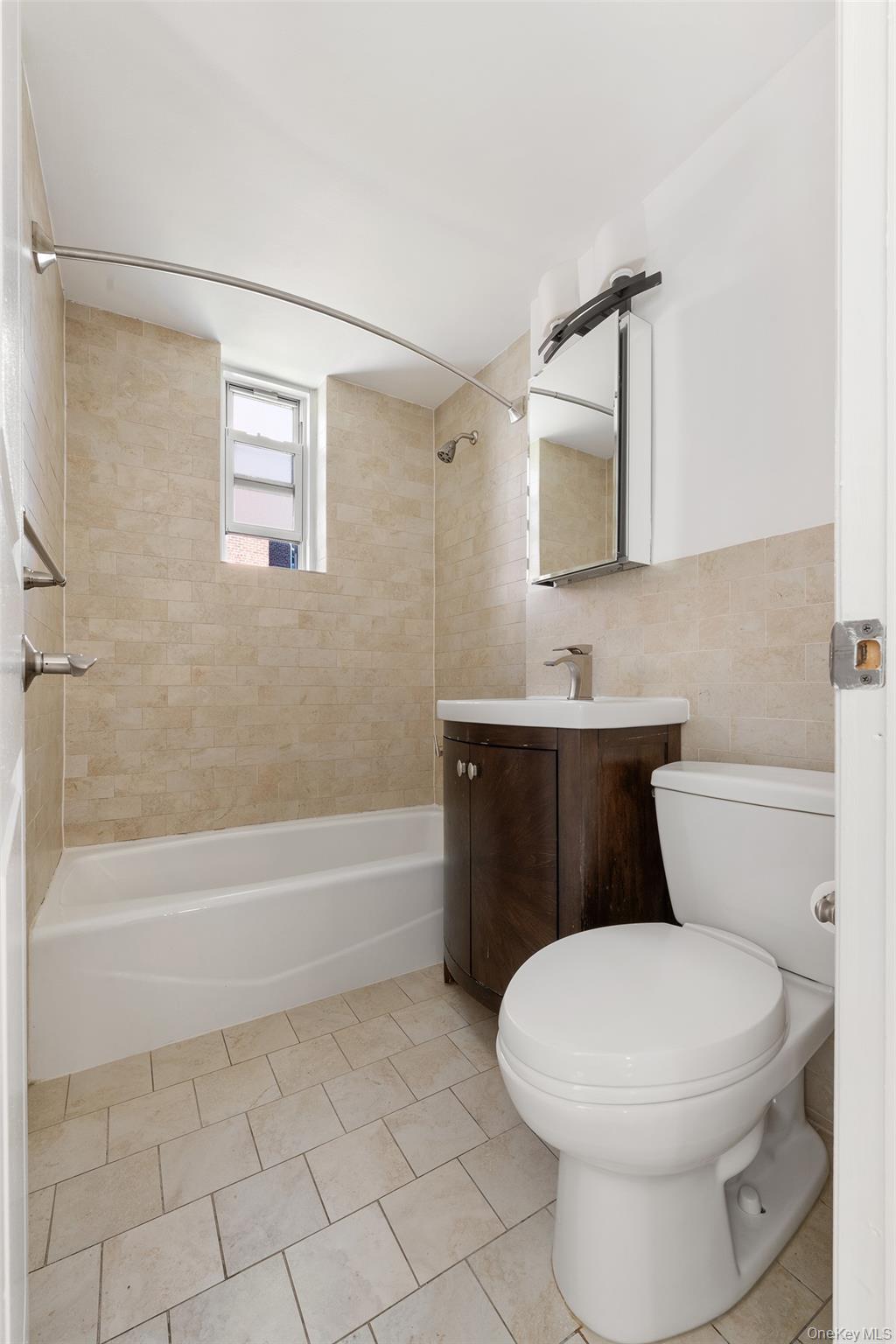 220 Pelham Road # 2L, New Rochelle, NY 10805