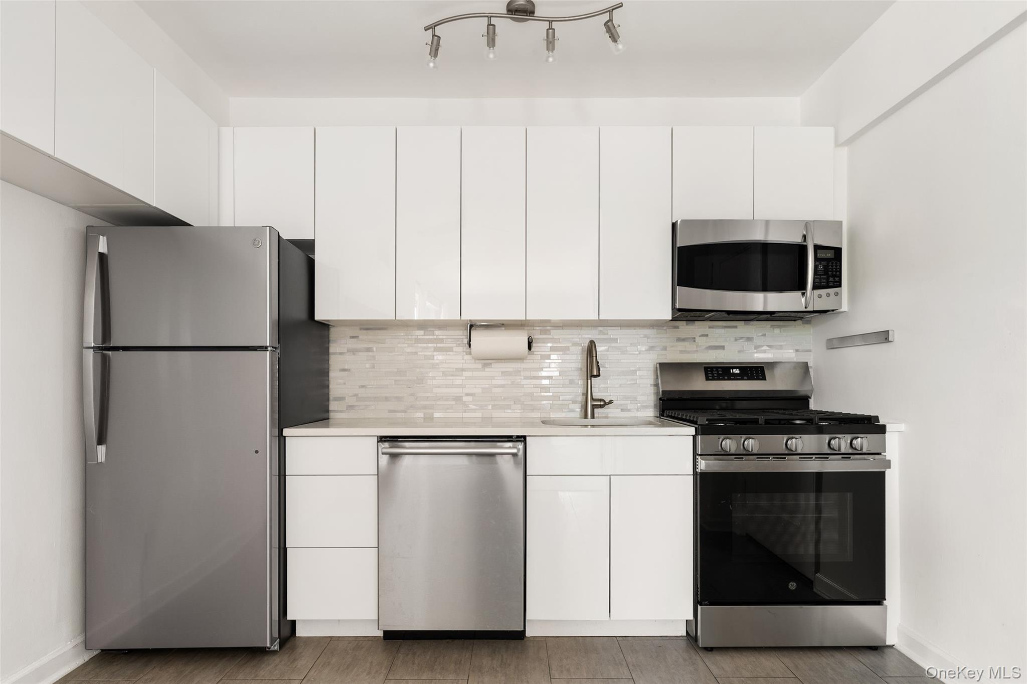 220 Pelham Road # 2L, New Rochelle, NY 10805