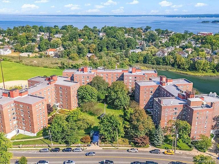 220 Pelham Road # 2L, New Rochelle, NY 10805
