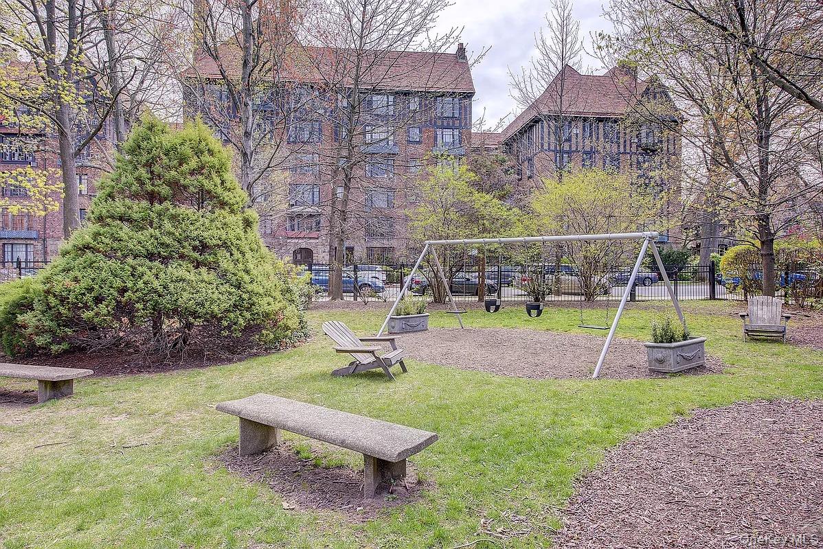 4 Dartmouth Street # 410, Forest Hills, NY 11375